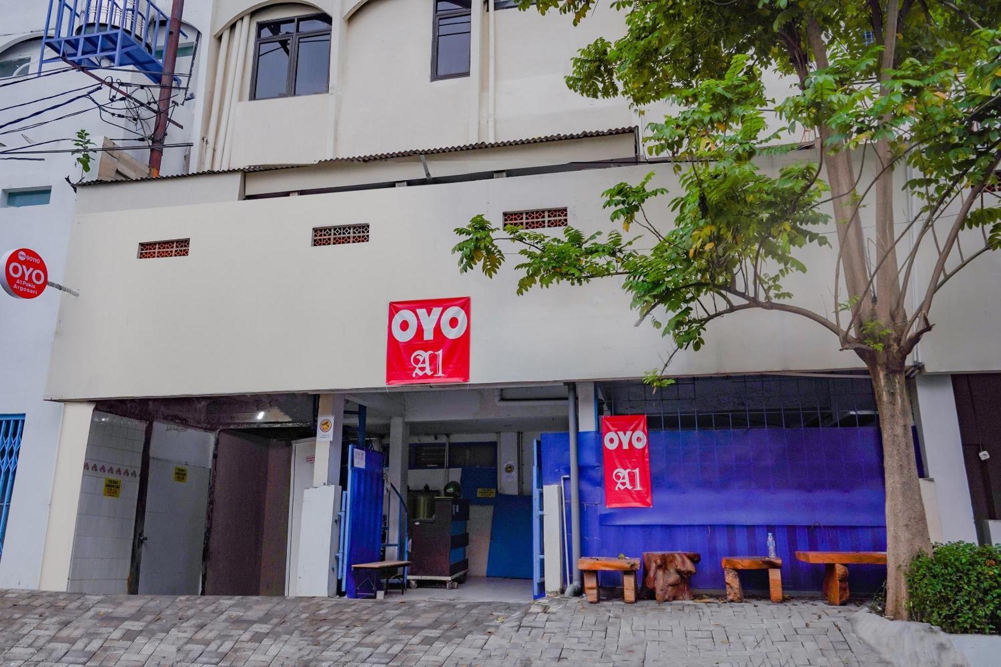 Hotel Spot On 90110 A1 Pakis Argosari Surabaya Exterior foto